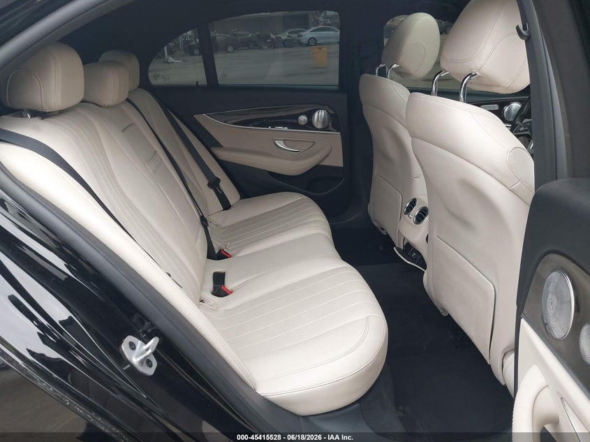 2019 Mercedes-benz E-klasse VIN WDDZF4JB1KA629928 IAAI salvage auction — FRONT END, Wait Title, sold $8,000 on 2026-08-07 (photo 8)