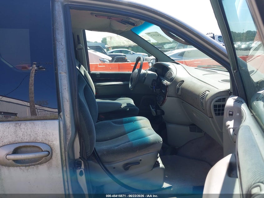 1997 Chrysler Town & country VIN 1C4GP55L1VB314505 IAAI salvage auction — FRONT & REAR, Clear-Dealer Only (Oregon), sold $325 on 2026-07-09 (photo 5)