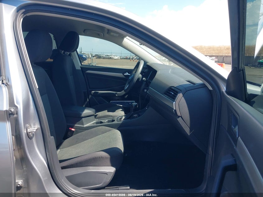 2019 Volkswagen Jetta VIN 3VWCB7BU3KM183259 IAAI salvage auction — REAR END, Salvage Title, sold $4,500 on 2026-08-02 (photo 5)