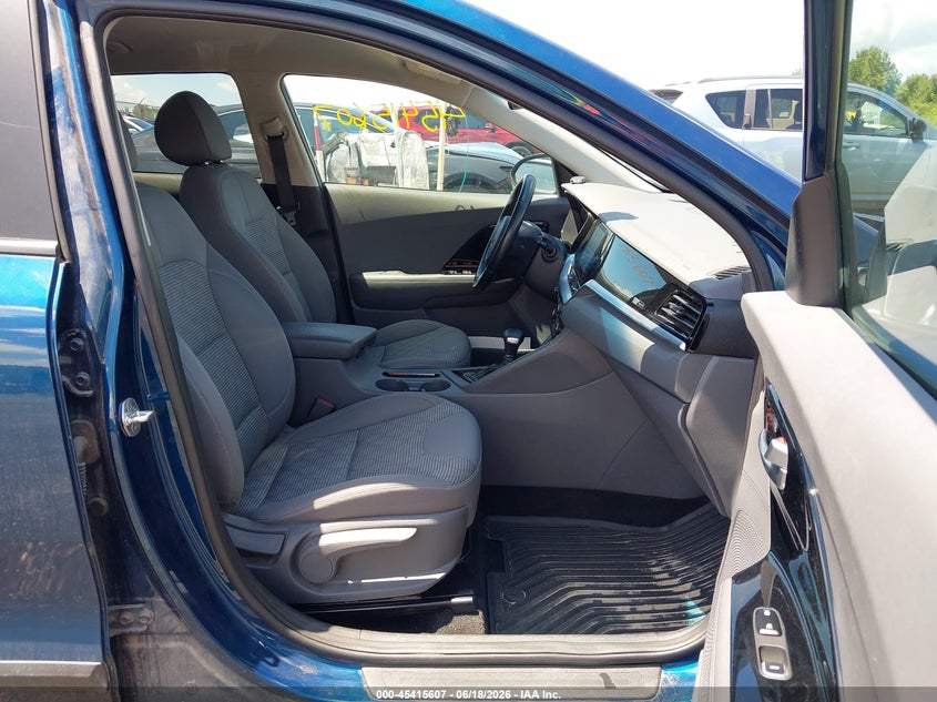 2020 Kia Niro VIN KNDCB3LC7L5422417 IAAI salvage auction — LEFT FRONT, Salvage Title, sold $6,100 on 2026-08-01 (photo 5)