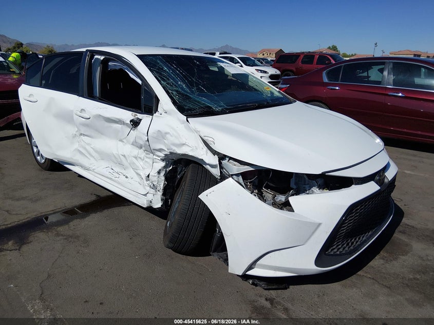 2022 Toyota Corolla VIN JTDEPMAE4N3033432 IAAI salvage auction — SIDE, Salvage Title, sold $2,650 on 2026-08-01 (photo 1)
