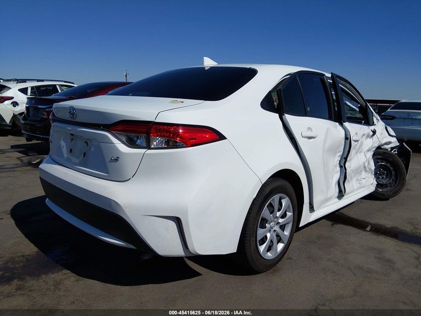 2022 Toyota Corolla VIN JTDEPMAE4N3033432 IAAI salvage auction — SIDE, Salvage Title, sold $2,650 on 2026-08-01 (photo 4)