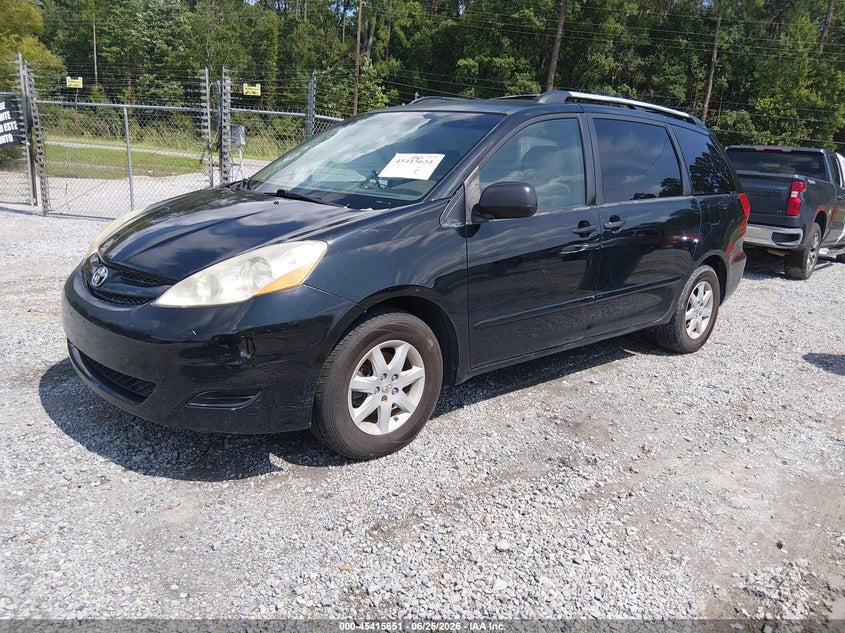 2008 Toyota Sienna VIN 5TDZK23C78S139425 IAAI salvage auction — RIGHT SIDE, Salvage (Mississippi), sold $500 on 2026-07-17 (photo 2)