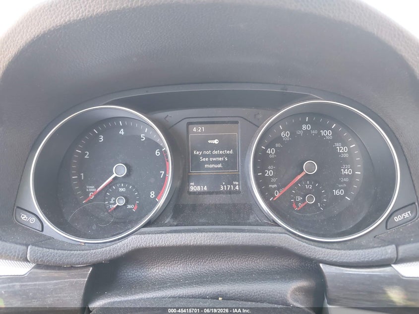 2017 Volkswagen Passat VIN 1VWCT7A37HC045613 IAAI salvage auction — FRONT END, Salvage Title, sold $2,700 on 2026-08-11 (photo 7)