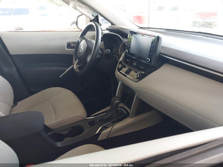 2022 Toyota Corolla cross VIN 7MUCAAAG1NV027505 IAAI salvage auction — RIGHT SIDE, Salvage Title, sold $4,450 on 2026-07-22 (photo 5)