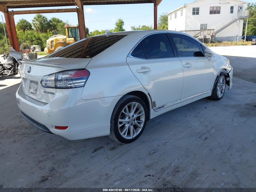 2010 Lexus Hs 250h VIN JTHBB1BAXA2032165 IAAI salvage auction — NORMAL WEAR, Clear (Florida), sold $975 on 2026-07-28 (photo 4)