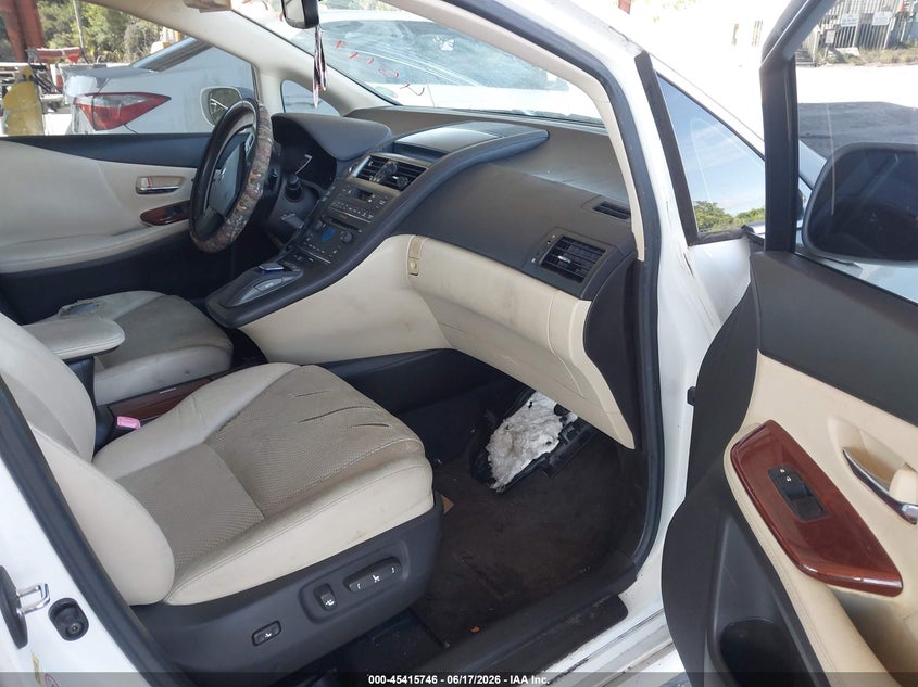 2010 Lexus Hs 250h VIN JTHBB1BAXA2032165 IAAI salvage auction — NORMAL WEAR, Clear (Florida), sold $975 on 2026-07-28 (photo 5)