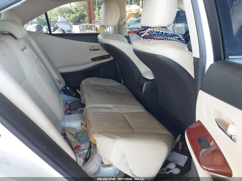 2010 Lexus Hs 250h VIN JTHBB1BAXA2032165 IAAI salvage auction — NORMAL WEAR, Clear (Florida), sold $975 on 2026-07-28 (photo 8)