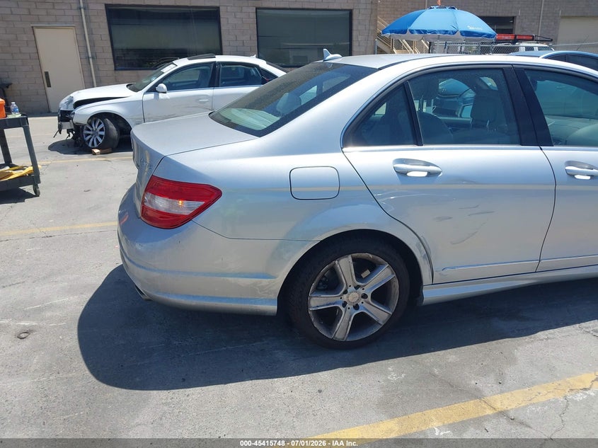 2011 Mercedes-benz C class VIN WDDGF8BBXBA506741 IAAI salvage auction — REAR END, Salvage (California), sold $675 on 2026-07-13 (photo 6)