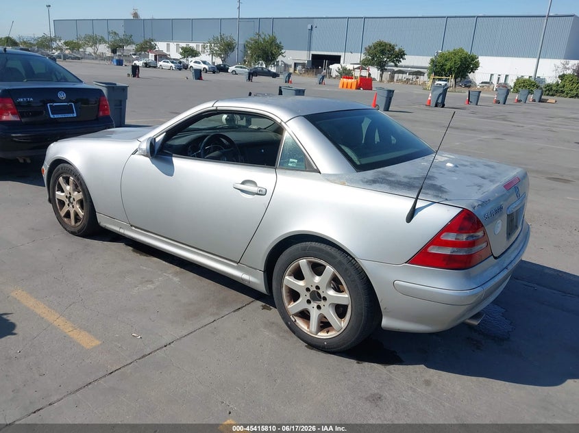 2001 Mercedes-benz Slk-class VIN WDBKK65FX1F204479 IAAI salvage auction — NORMAL WEAR, Salvage Title - Dealer (California), sold $300 on 2026-07-13 (photo 3)