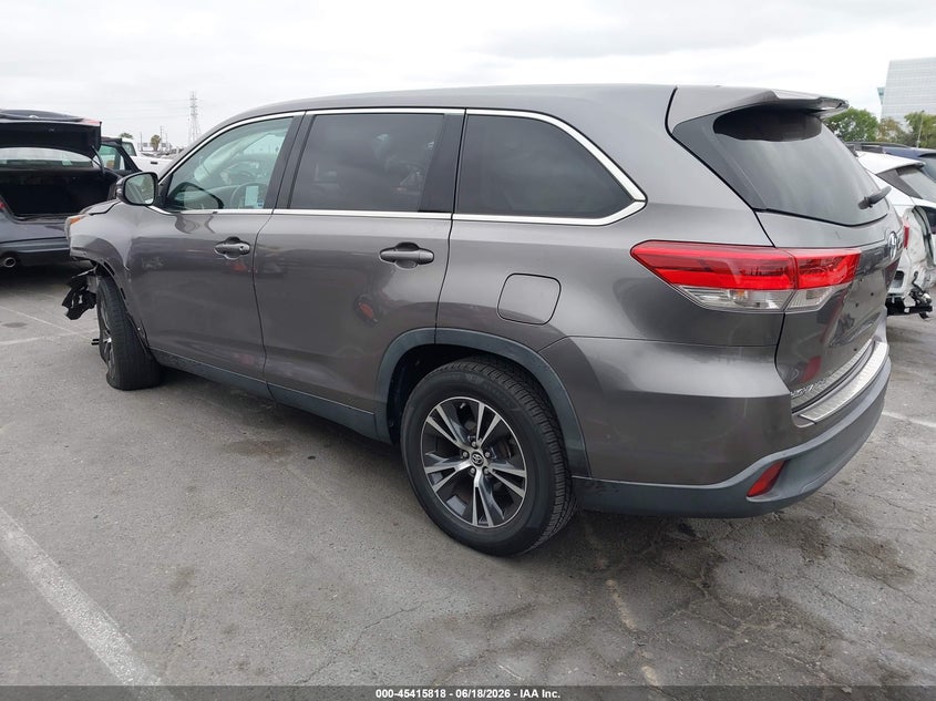 2019 Toyota Highlander VIN 5TDZARFH6KS056594 IAAI salvage auction — LEFT FRONT, Salvage Title, sold $7,600 on 2026-07-23 (photo 3)
