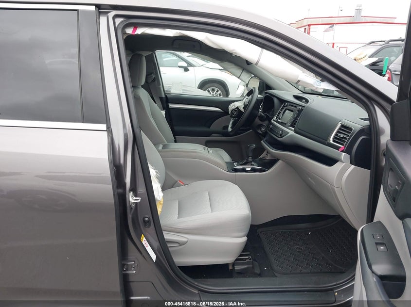2019 Toyota Highlander VIN 5TDZARFH6KS056594 IAAI salvage auction — LEFT FRONT, Salvage Title, sold $7,600 on 2026-07-23 (photo 5)