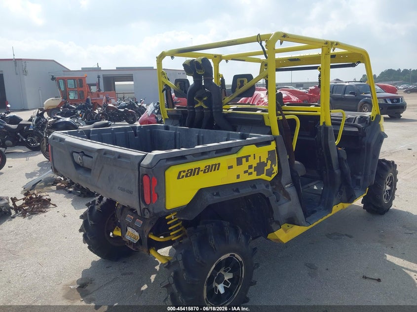 2019 Can-am/ brp Traxter VIN 3JBUAAP41KK000262 IAAI salvage auction — ENGINE BURN, Salvage (Texas), sold $2,075 on 2026-07-08 (photo 4)