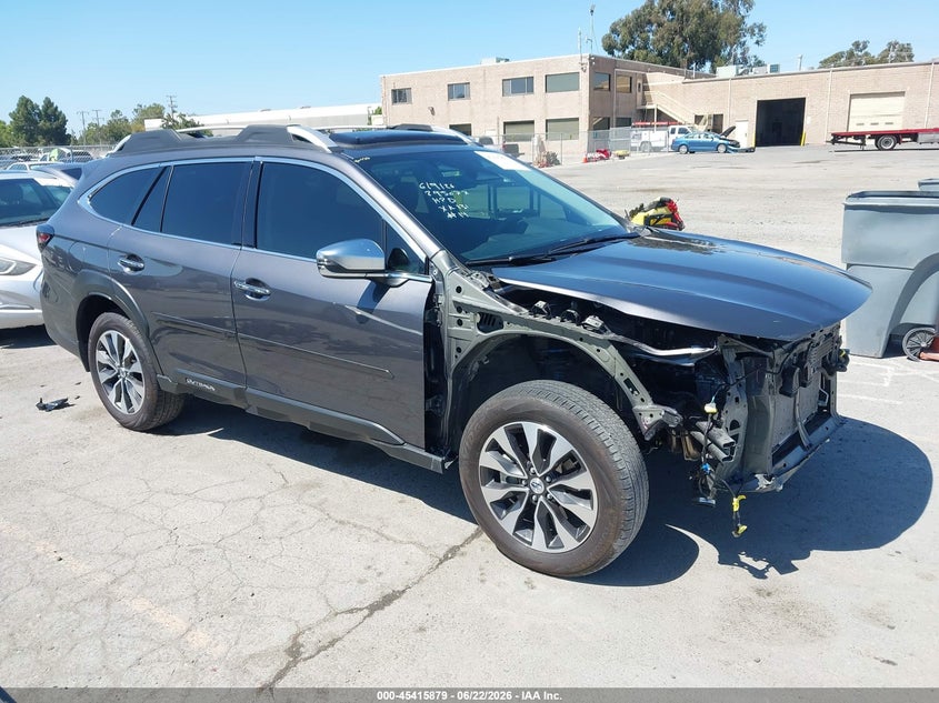 2025 Subaru Outback VIN 4S4BTGPD2S3200957 — IAAI salvage auction photo