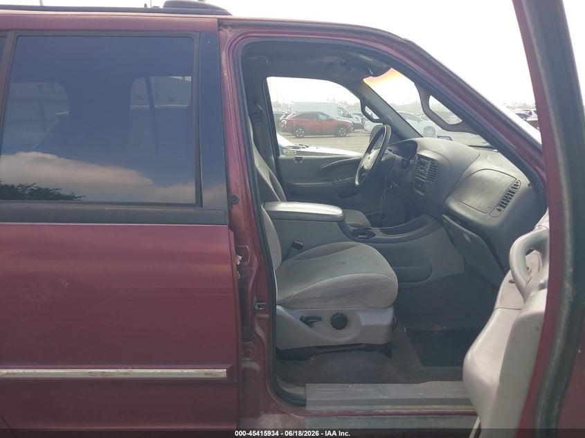 2000 Ford Expedition VIN 1FMPU16L5YLA98569 IAAI salvage auction — NORMAL WEAR, Original (Texas), sold $225 on 2026-07-09 (photo 5)