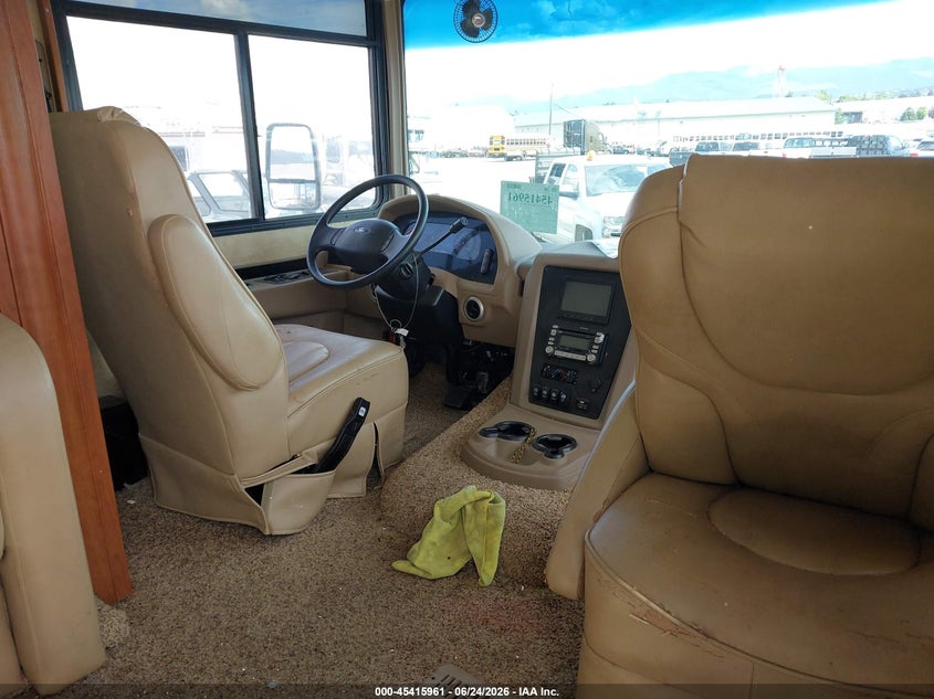 2011 Ford F53 VIN 1F66F5DY1B0A05266 IAAI salvage auction — ROOF, Bill Of Sale (Washington), sold $11,000 on 2026-08-18 (photo 5)