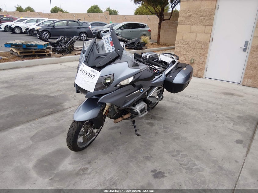 2014 BMW R 1200 VIN WB10A1302EZ190091 IAAI salvage auction — RIGHT SIDE, Salvage Title, sold $25 on 2026-07-24 (photo 2)