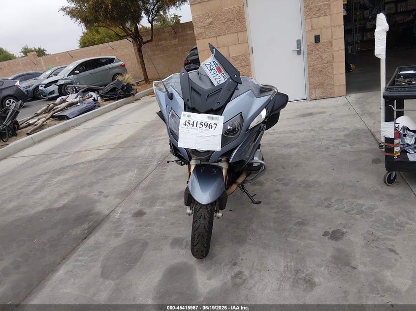 2014 BMW R 1200 VIN WB10A1302EZ190091 IAAI salvage auction — RIGHT SIDE, Salvage Title, sold $25 on 2026-07-24 (photo 5)