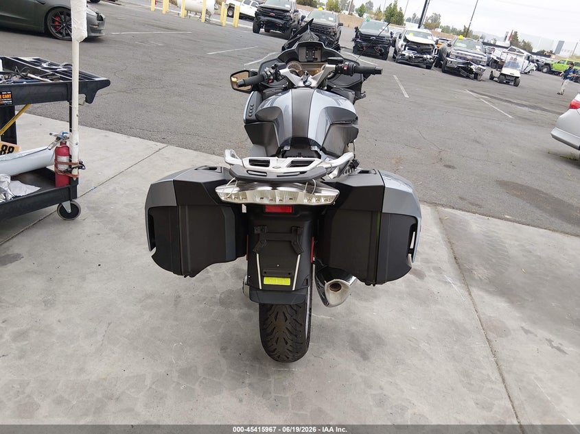 2014 BMW R 1200 VIN WB10A1302EZ190091 IAAI salvage auction — RIGHT SIDE, Salvage Title, sold $25 on 2026-07-24 (photo 6)