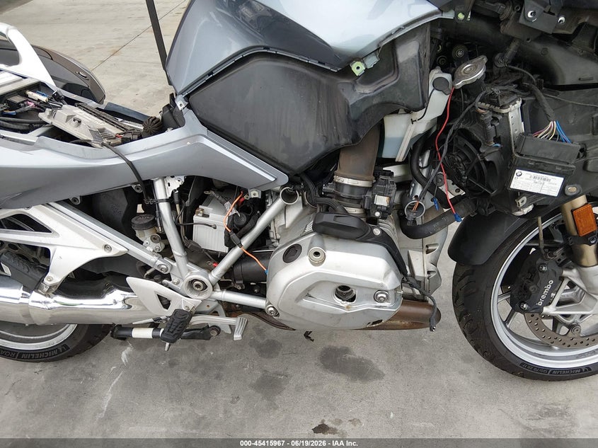 2014 BMW R 1200 VIN WB10A1302EZ190091 IAAI salvage auction — RIGHT SIDE, Salvage Title, sold $25 on 2026-07-24 (photo 8)