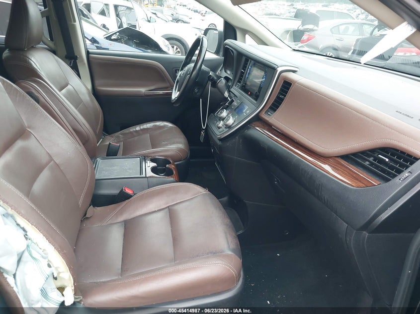 2017 Toyota Sienna VIN 5TDDZ3DC5HS166021 IAAI salvage auction — SIDE, Salvage Title, sold $8,800 on 2026-07-26 (photo 5)