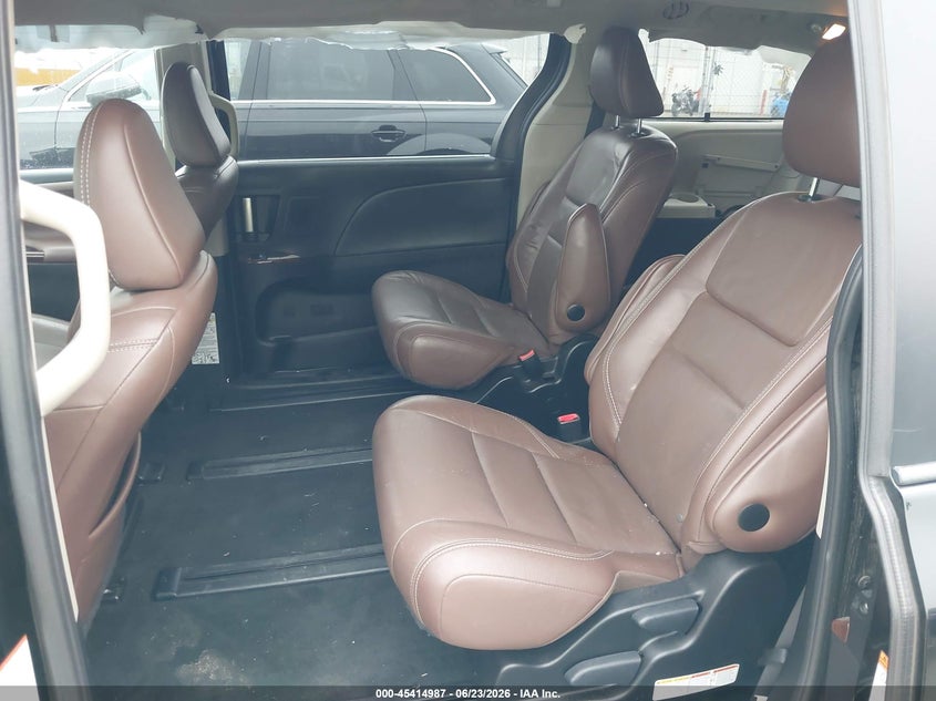 2017 Toyota Sienna VIN 5TDDZ3DC5HS166021 IAAI salvage auction — SIDE, Salvage Title, sold $8,800 on 2026-07-26 (photo 8)