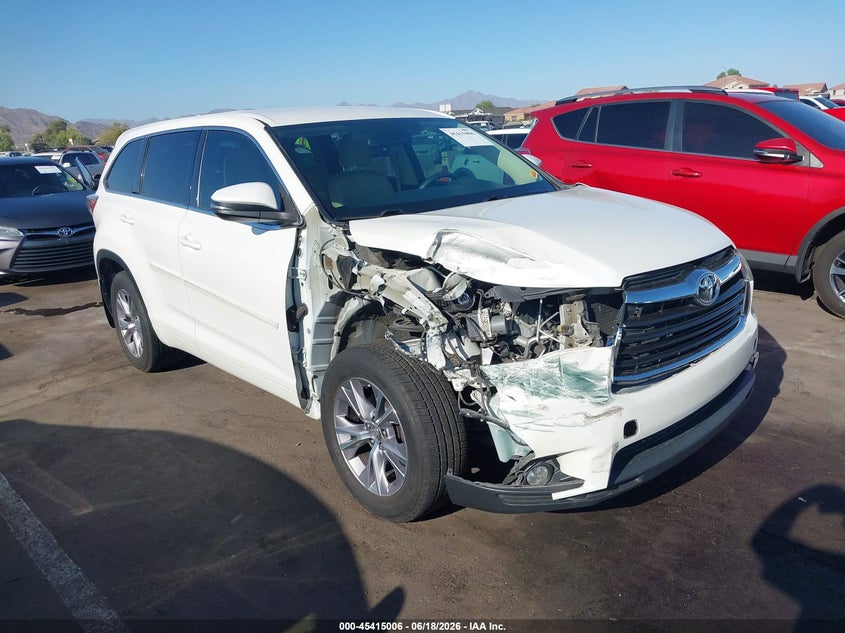 2015 Toyota Highlander VIN 5TDBKRFH1FS105379 IAAI salvage auction — RIGHT FRONT, Salvage Title, sold $4,700 on 2026-07-23 (photo 6)