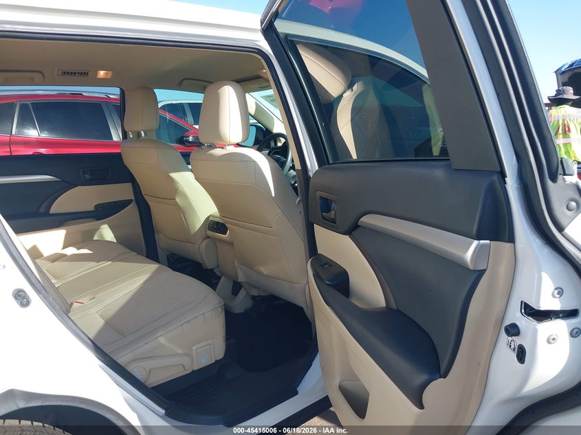 2015 Toyota Highlander VIN 5TDBKRFH1FS105379 IAAI salvage auction — RIGHT FRONT, Salvage (Arizona), sold $6,550 on 2026-07-24 (photo 8)