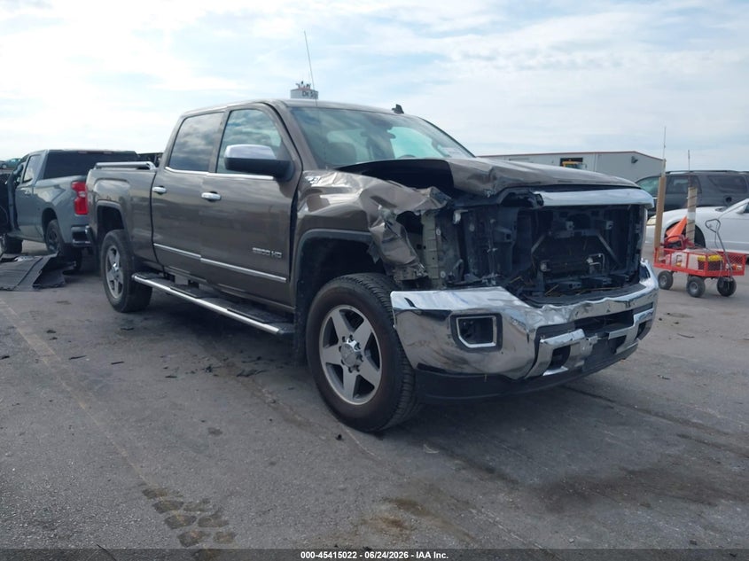 2015 Gmc SIERRA VIN 1GT12ZEG0FF106432 IAAI salvage auction — RIGHT FRONT, Salvage (Iowa), sold $3,800 on 2026-07-28 (photo 1)
