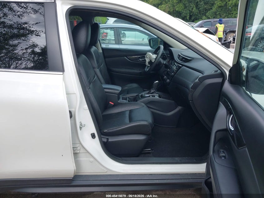 2017 Nissan Rogue VIN 5N1AT2MVXHC845649 IAAI salvage auction — FRONT END, Salvage (Missouri), sold $1,600 on 2026-07-19 (photo 5)