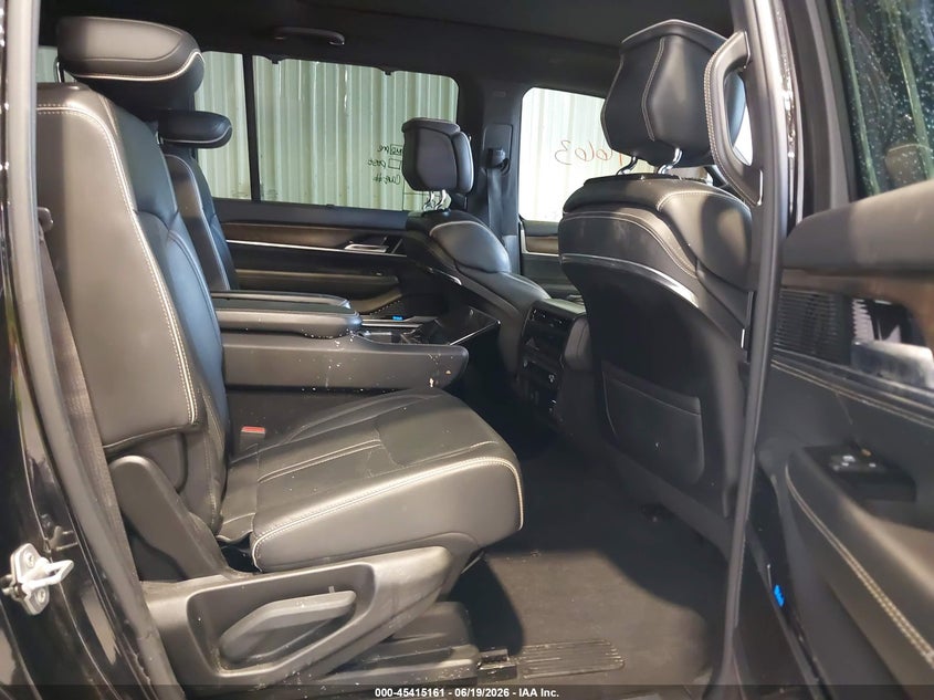 2022 Jeep Grand wagoneer VIN 1C4SJVFJXNS181087 IAAI salvage auction — FRONT END, Salvage Title, sold $17,000 on 2026-07-27 (photo 8)