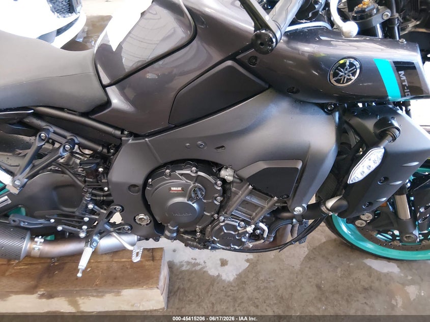 2024 Yamaha VIN JYARN79E3RA001310 IAAI salvage auction — FRONT END, Salvage Title, sold $5,400 on 2026-08-25 (photo 8)