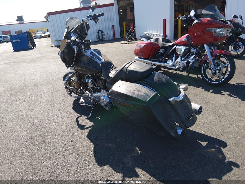2017 Harley-davidson Street glide VIN 1HD1KRC36HB664018 IAAI salvage auction — ALL OVER, Salvage (Utah), sold $0 on 2026-10-01 (photo 3)