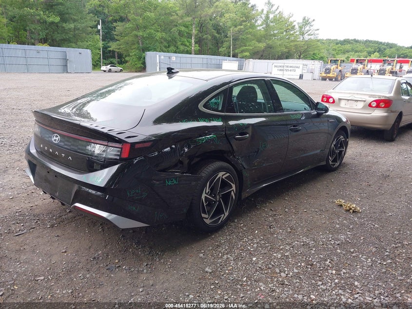 2026 Hyundai Sonata VIN KMHL64JA1TA547816 IAAI salvage auction — RIGHT SIDE, Wait Title, sold $9,600 on 2026-08-28 (photo 4)