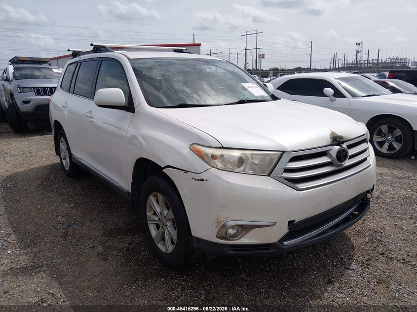 2011 Toyota Highlander VIN 5TDBK3EH1BS049923 IAAI salvage auction — REAR END, Salvage (Louisiana), sold $3,825 on 2026-07-29 (photo 1)