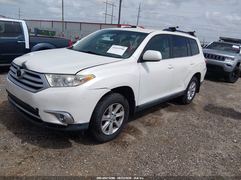 2011 Toyota Highlander VIN 5TDBK3EH1BS049923 IAAI salvage auction — REAR END, Salvage (Louisiana), sold $3,825 on 2026-07-29 (photo 2)