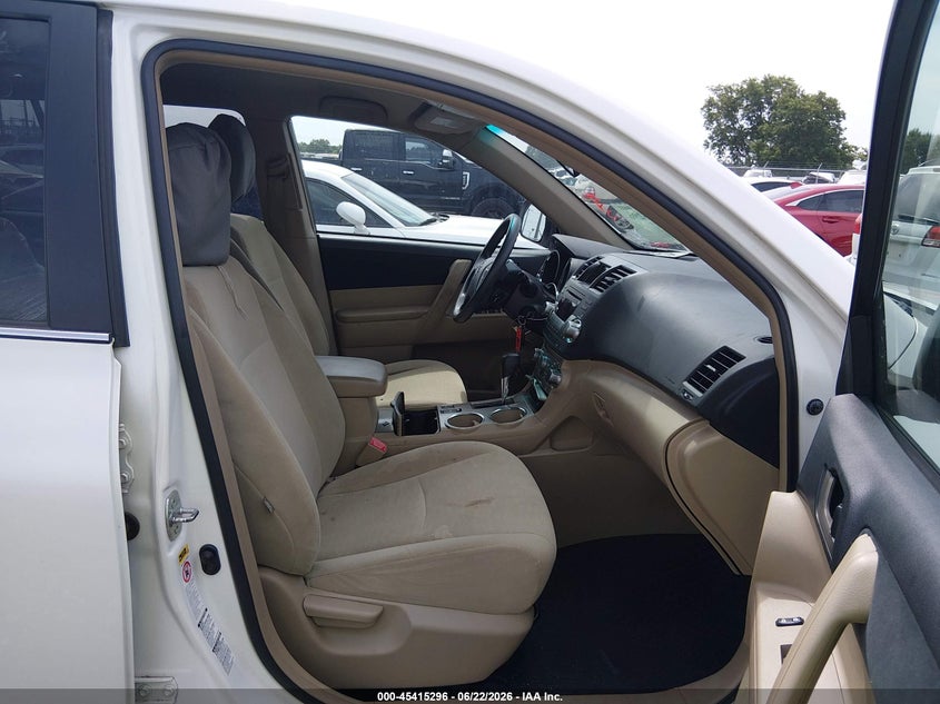 2011 Toyota Highlander VIN 5TDBK3EH1BS049923 IAAI salvage auction — REAR END, Salvage (Louisiana), sold $3,825 on 2026-07-29 (photo 5)