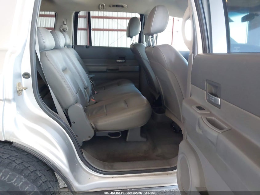 2005 Dodge Durango VIN 1D4HB48N55F563279 IAAI salvage auction — NORMAL WEAR, Clear - Dealer Only (California), sold $300 on 2026-07-10 (photo 8)