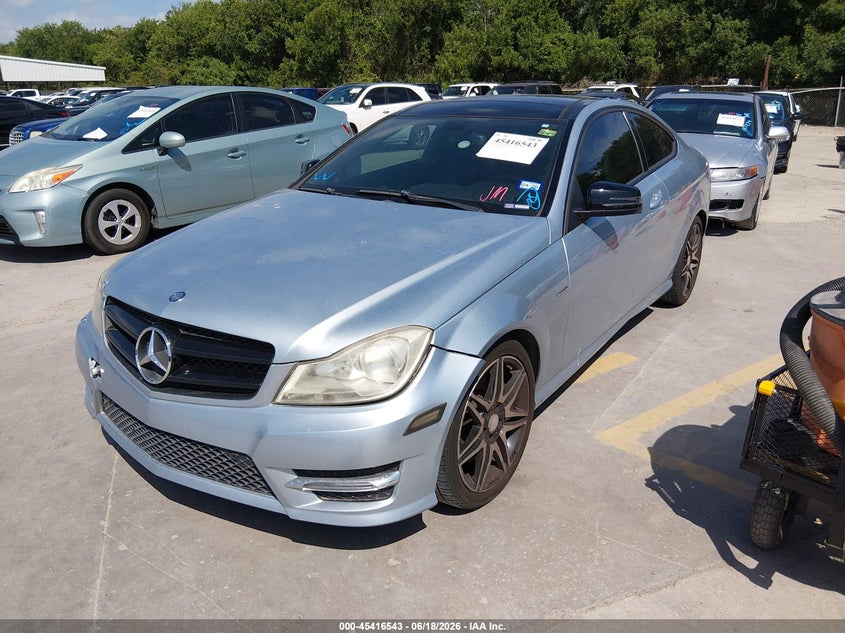 2013 Mercedes-benz C-klasse VIN WDDGJ4HB9DG030562 IAAI salvage auction — NORMAL WEAR, Original (Texas), sold $525 on 2026-07-06 (photo 2)