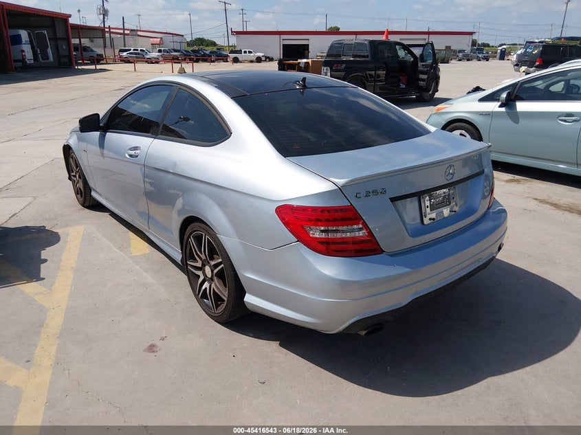2013 Mercedes-benz C-klasse VIN WDDGJ4HB9DG030562 IAAI salvage auction — NORMAL WEAR, Original (Texas), sold $525 on 2026-07-06 (photo 3)