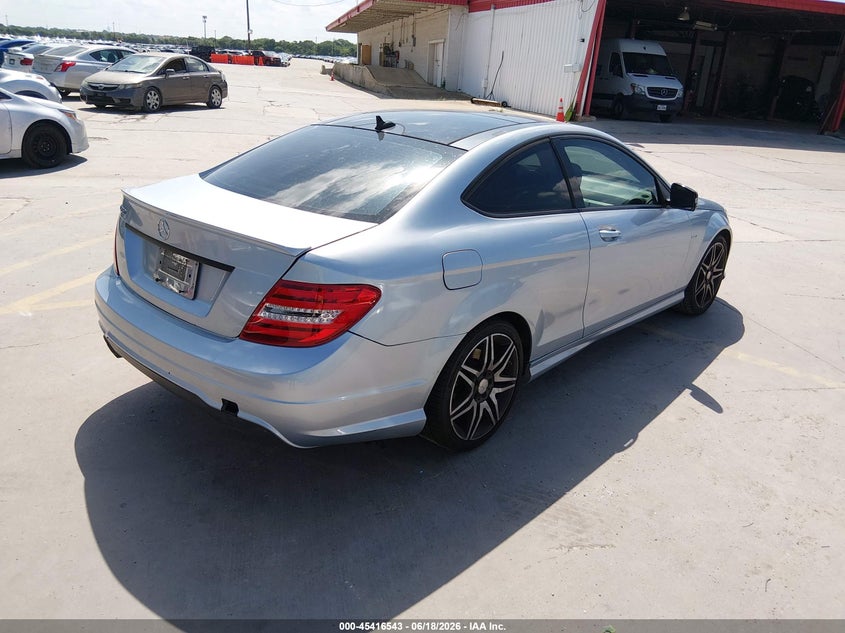2013 Mercedes-benz C-klasse VIN WDDGJ4HB9DG030562 IAAI salvage auction — NORMAL WEAR, Original (Texas), sold $525 on 2026-07-06 (photo 4)