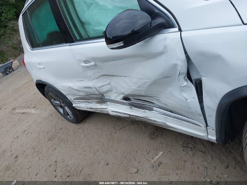 2017 Volkswagen Tiguan VIN WVGUV7AXXHK020422 IAAI salvage auction — RIGHT SIDE, Salvage (Massachusetts), sold $1,850 on 2026-07-23 (photo 6)