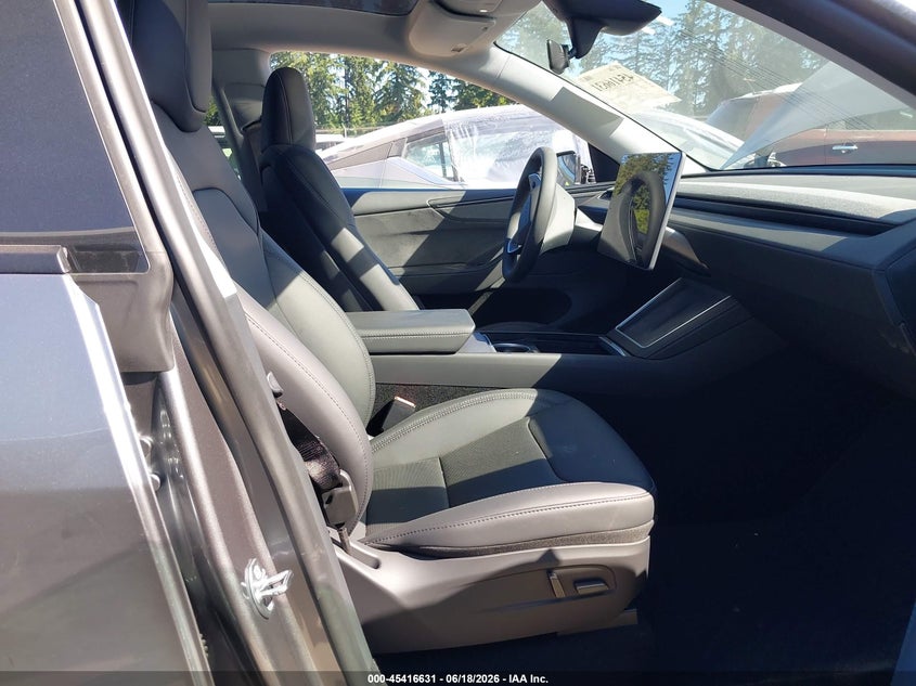 2026 Tesla Model y VIN 7SAYGDEE0TF363711 IAAI salvage auction — FRONT & REAR, Salvage Title, sold $10,025 on 2026-07-30 (photo 5)