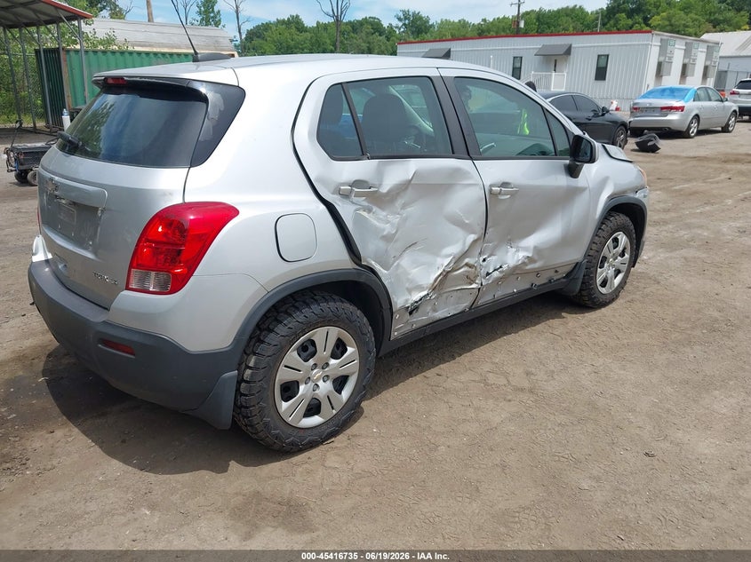 2015 Chevrolet Trax VIN KL7CJKSB1FB083369 IAAI salvage auction — LEFT & RIGHT, Salvage Title, sold $375 on 2026-07-28 (photo 4)