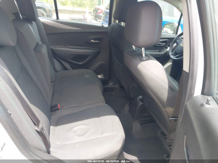 2015 Chevrolet Trax VIN KL7CJKSB1FB083369 IAAI salvage auction — LEFT & RIGHT, Salvage Title, sold $375 on 2026-07-28 (photo 8)