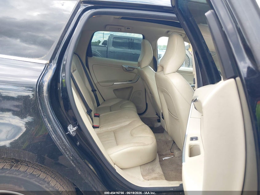 2015 Volvo Xc60 VIN YV4902RK2F2667315 IAAI salvage auction — NORMAL WEAR, Clear (New Jersey), sold $1,075 on 2026-07-20 (photo 8)