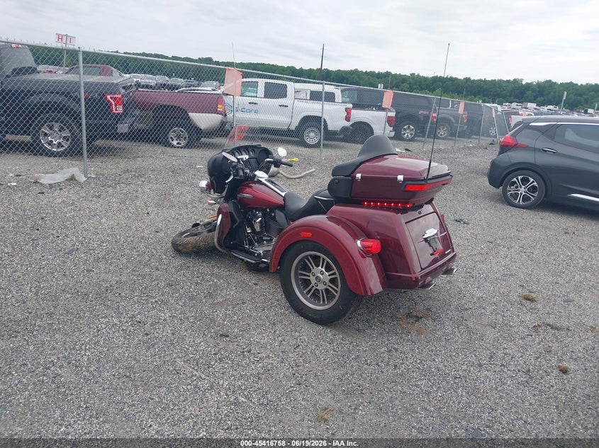 2017 Harley-davidson Tri glide ultra VIN 1HD1MAD11HB855306 IAAI salvage auction — FRONT END, Salvage (Pennsylvania), sold $7,350 on 2026-07-15 (photo 3)