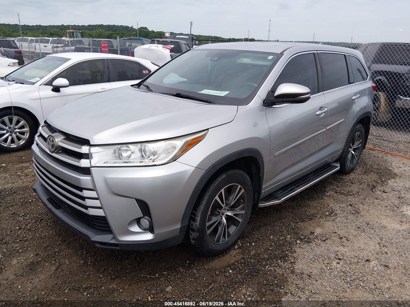 2017 Toyota Highlander VIN 5TDZZRFH7HS198860 IAAI salvage auction — HAIL, Clear (Oklahoma), sold $9,500 on 2026-07-28 (photo 2)