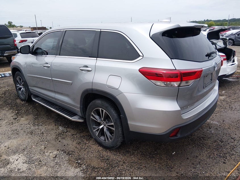 2017 Toyota Highlander VIN 5TDZZRFH7HS198860 IAAI salvage auction — HAIL, Clear (Oklahoma), sold $9,500 on 2026-07-28 (photo 3)