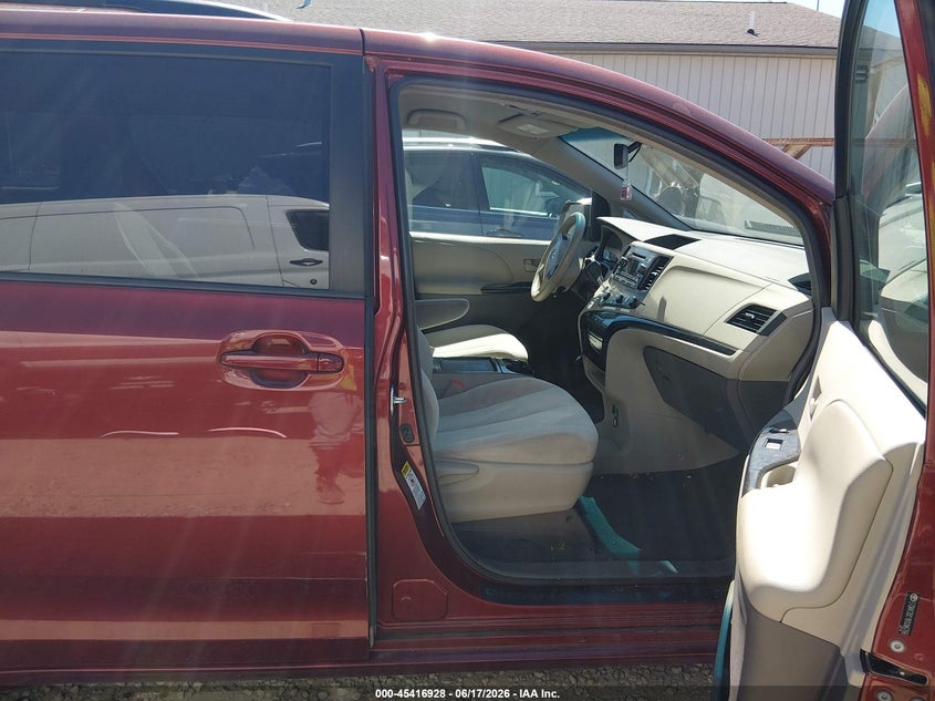 2011 Toyota Sienna VIN 5TDKK3DC1BS086766 IAAI salvage auction — FRONT & REAR, Salvage (Ohio), sold $2,850 on 2026-07-08 (photo 5)